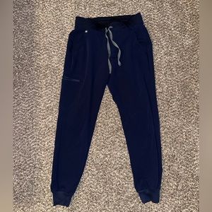 Figs Zamora jogger scrub pants in size S color Navy